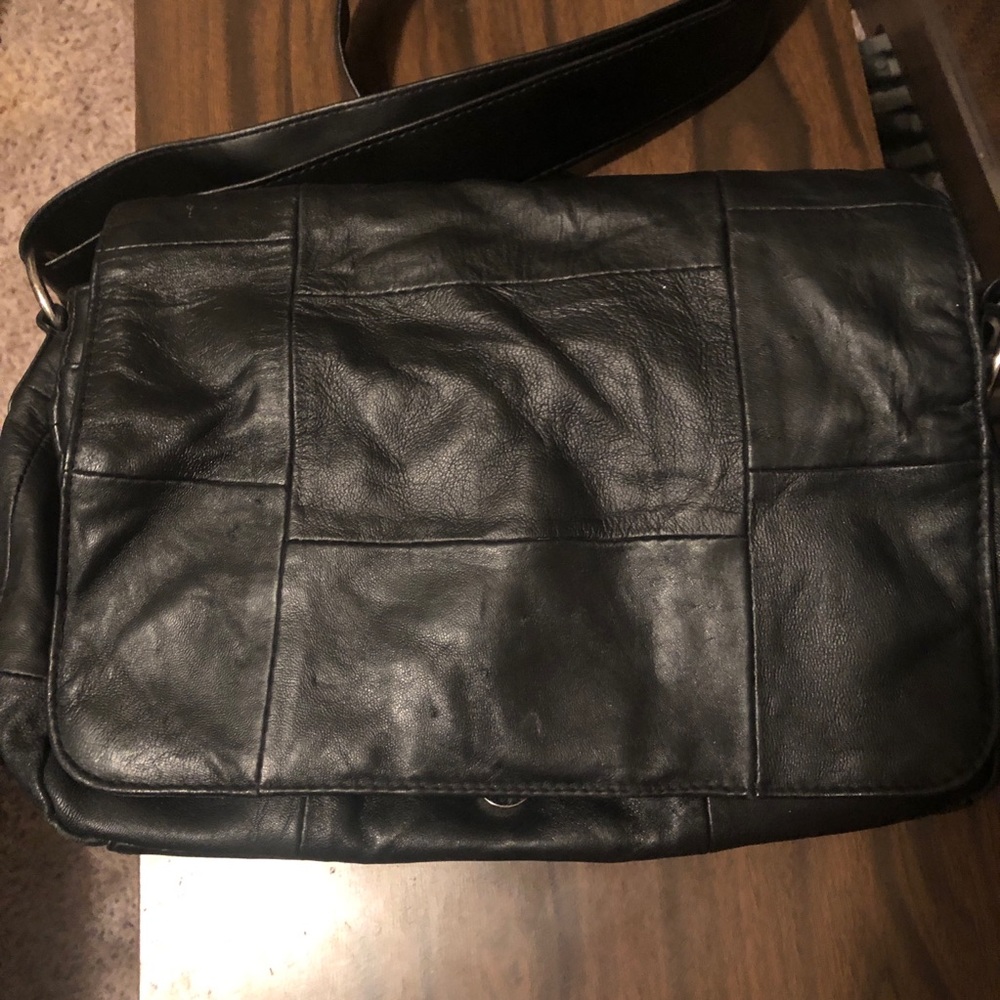 Ledger Hunt Black Convertible Handbag